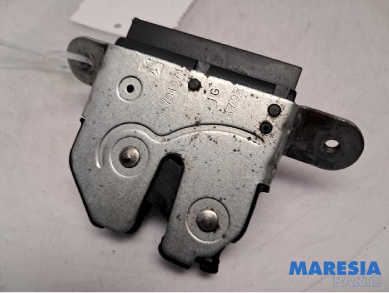 Alfa Romeo - Giulietta - Tailgate lock mechanism