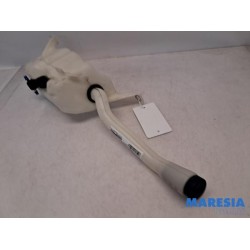 Alfa Romeo - Giulietta - Front windscreen washer reservoir