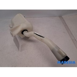 Alfa Romeo - Giulietta - Front windscreen washer reservoir