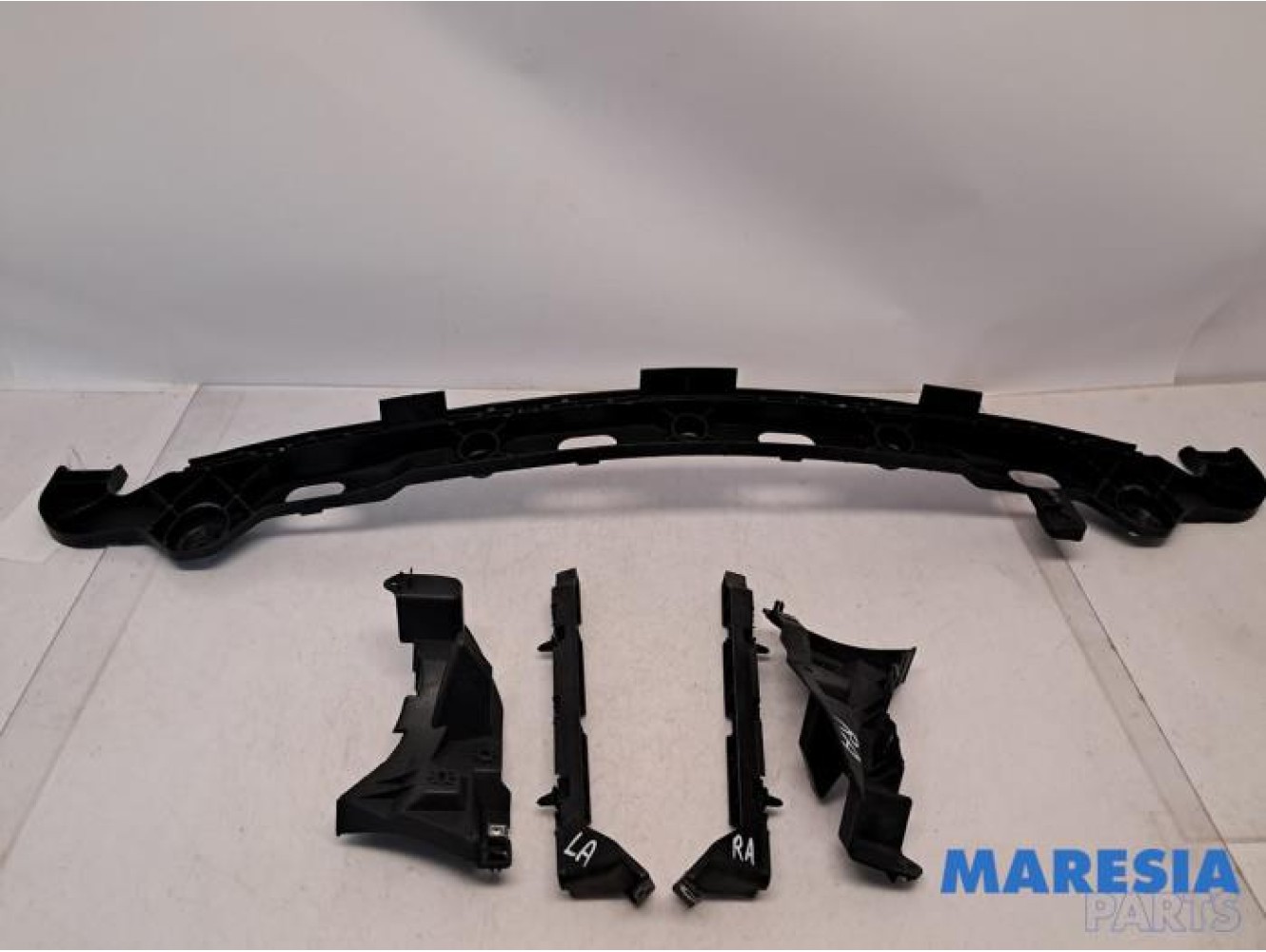 Alfa Romeo - Giulietta - Rear bumper bracket central
