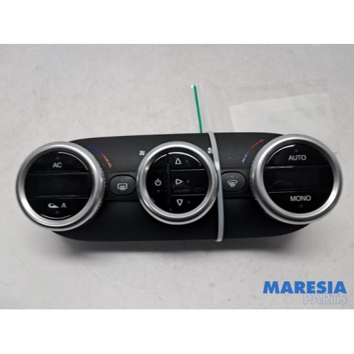 Alfa Romeo - Giulietta - Panneau de commandes chauffage
