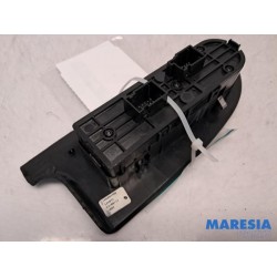 Alfa Romeo - Giulietta - Multi-functional window switch