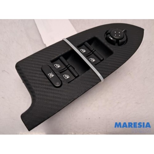 Alfa Romeo - Giulietta - Multi-functional window switch