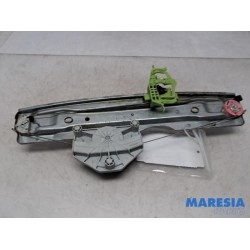 Alfa Romeo - Giulietta - Rear door window mechanism 4-door, right