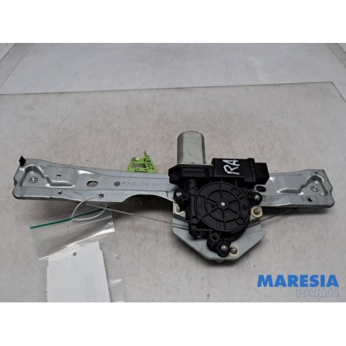 Alfa Romeo - Giulietta - Rear door window mechanism 4-door, right