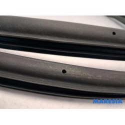 Alfa Romeo - Giulietta - Portierrubber 4Deurs links-voor