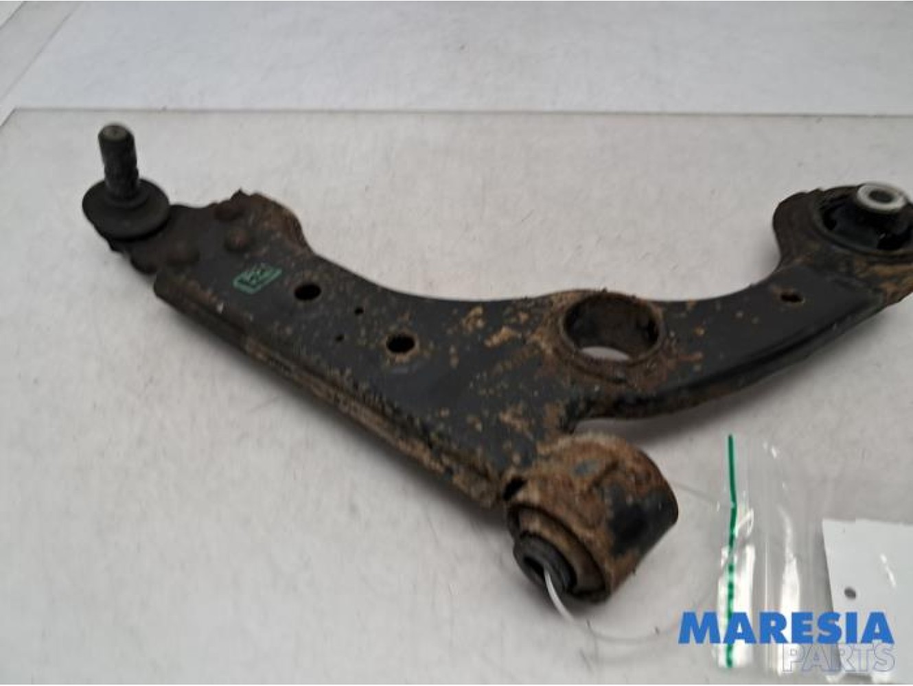 Alfa Romeo - Giulietta - Front lower wishbone, right