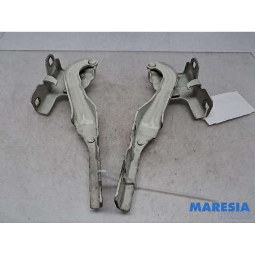 Alfa Romeo - Giulietta - Bonnet Hinge