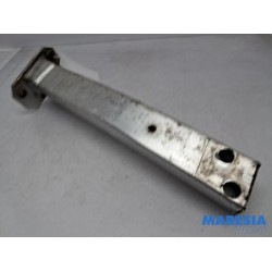 Alfa Romeo - Giulietta - Front wishbone support, left