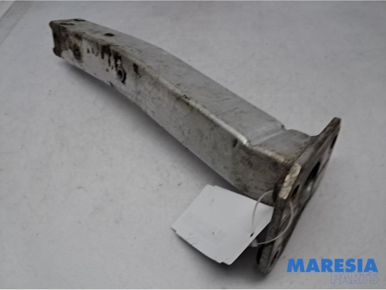 Alfa Romeo - Giulietta - Front wishbone support, left