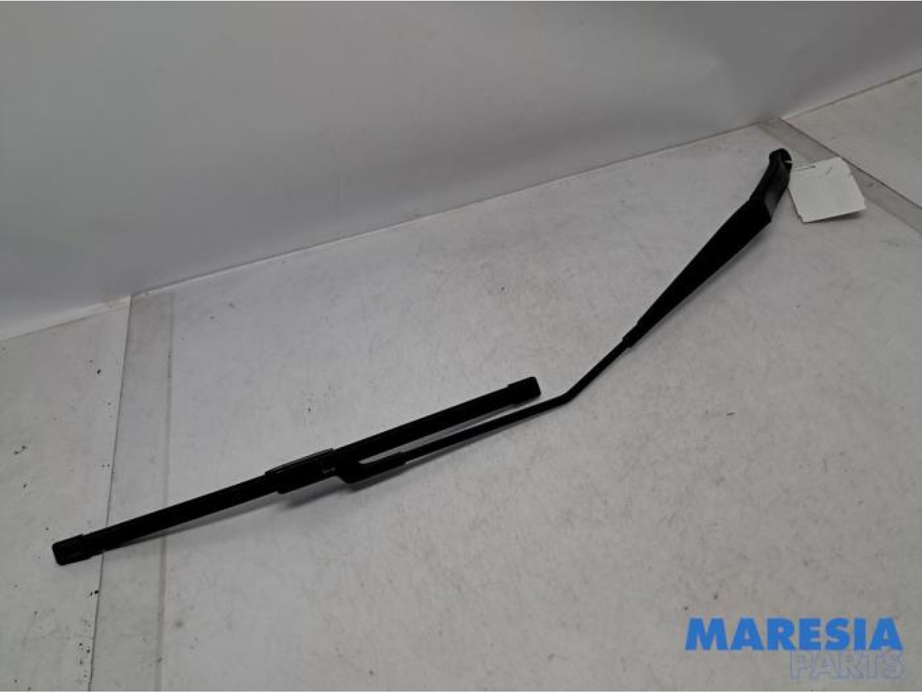 Alfa Romeo - Giulietta - Front wiper arm