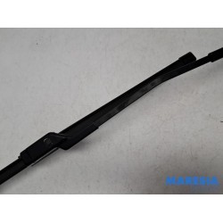 Alfa Romeo - Giulietta - Front wiper arm