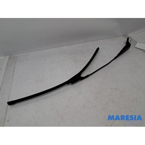Peugeot - 208 - Front wiper arm