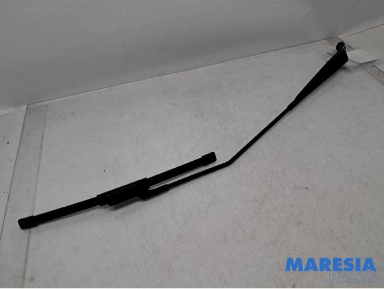 Peugeot - 208 - Front wiper arm