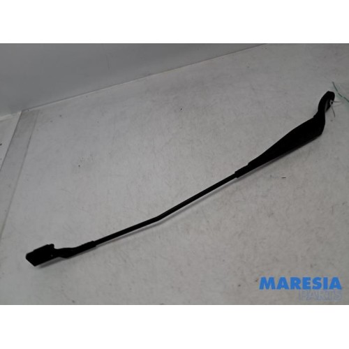 Peugeot - Partner - Front wiper arm