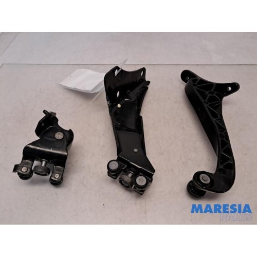 Peugeot - Partner - Sliding door rail, right