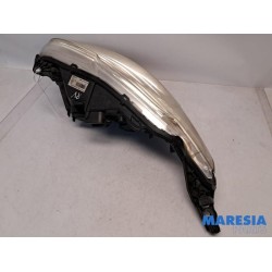 Peugeot - 208 - Koplamp rechts