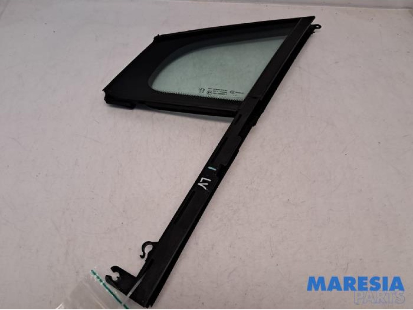 Peugeot - 5008 - Dreieckfenster links vorne