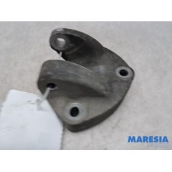Renault - Master - Engine mount