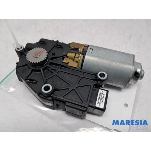 Peugeot - 5008 - Sunroof motor