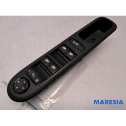 Peugeot - 5008 - Multi-functional window switch