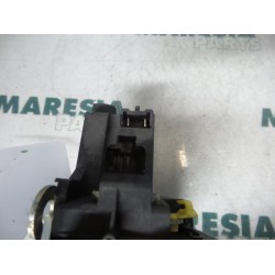 Renault - Megane Scenic - Rear door lock mechanism 4-door, left