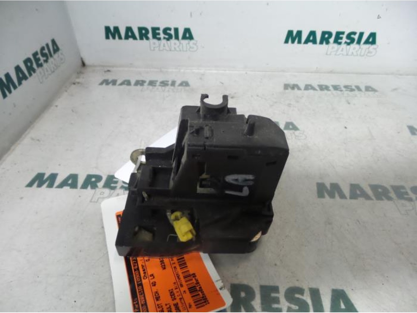Renault - Megane Scenic - Rear door lock mechanism 4-door, left