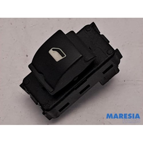 Peugeot - 5008 - Electric window switch