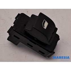 Peugeot - 5008 - Electric window switch