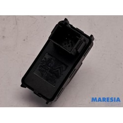 Peugeot - 5008 - Electric window switch