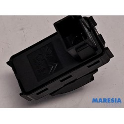 Peugeot - 5008 - Electric window switch