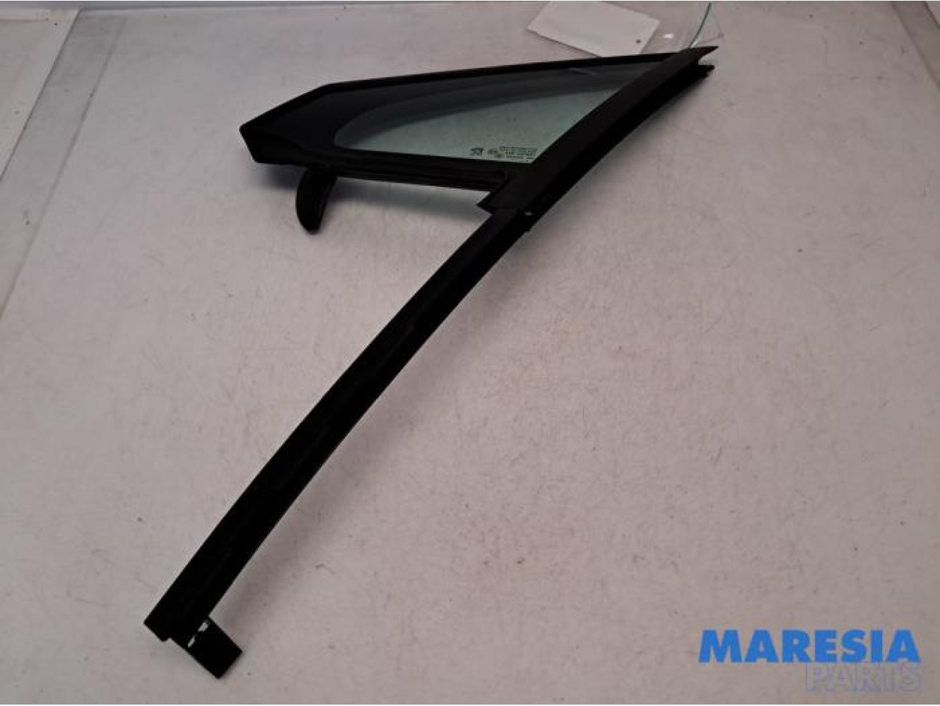 Peugeot - 208 - Quarter light, front left