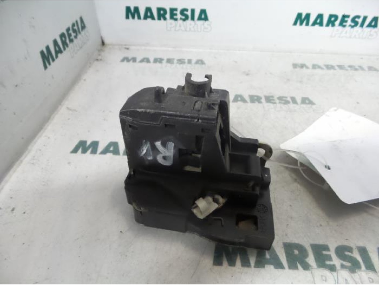 Renault - Megane Scenic - Front door lock mechanism 4-door, right