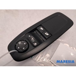 Peugeot - 208 - Multi-functional window switch
