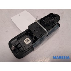 Peugeot - 208 - Multi-functional window switch