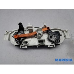 Peugeot - 208 - Heater control panel
