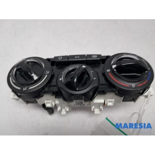 Peugeot - 208 - Heater control panel