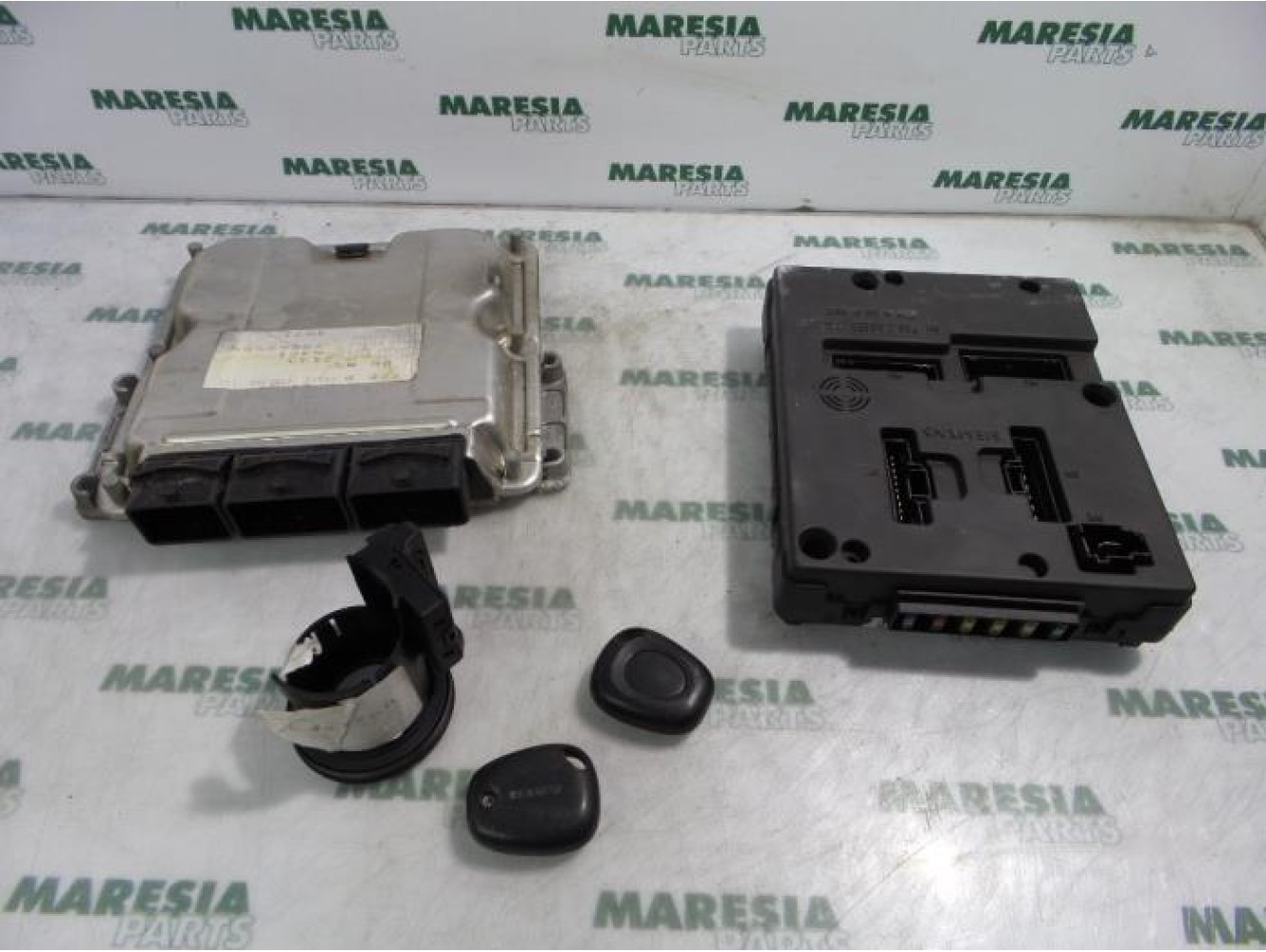 Renault - Megane Scenic - Engine management computer