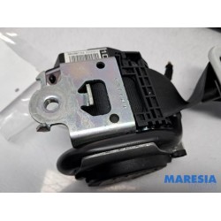 Peugeot - 208 - Front seatbelt, right
