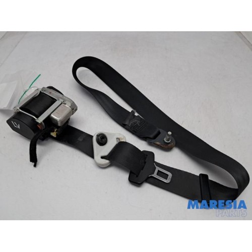 Peugeot - 208 - Front seatbelt, left