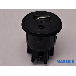 Peugeot - 208 - AUX/USB aansluiting