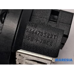 Peugeot - 208 - AUX/USB aansluiting