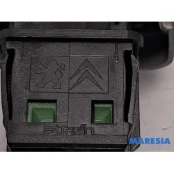 Peugeot - 208 - Central locking switch