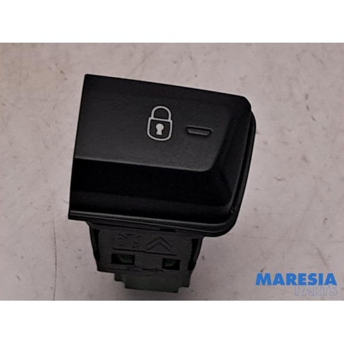 Peugeot - 208 - Central locking switch