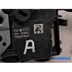 Peugeot - Partner - Minibus/van rear door lock mechanism