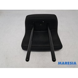 Peugeot - 208 - Headrest