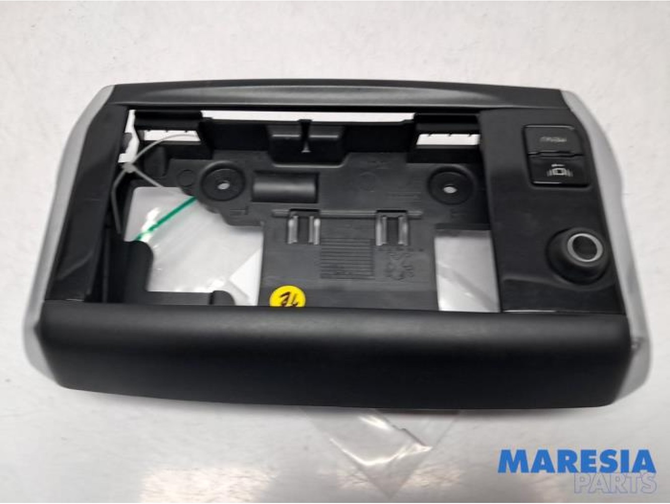 Peugeot - 208 - Radio control panel