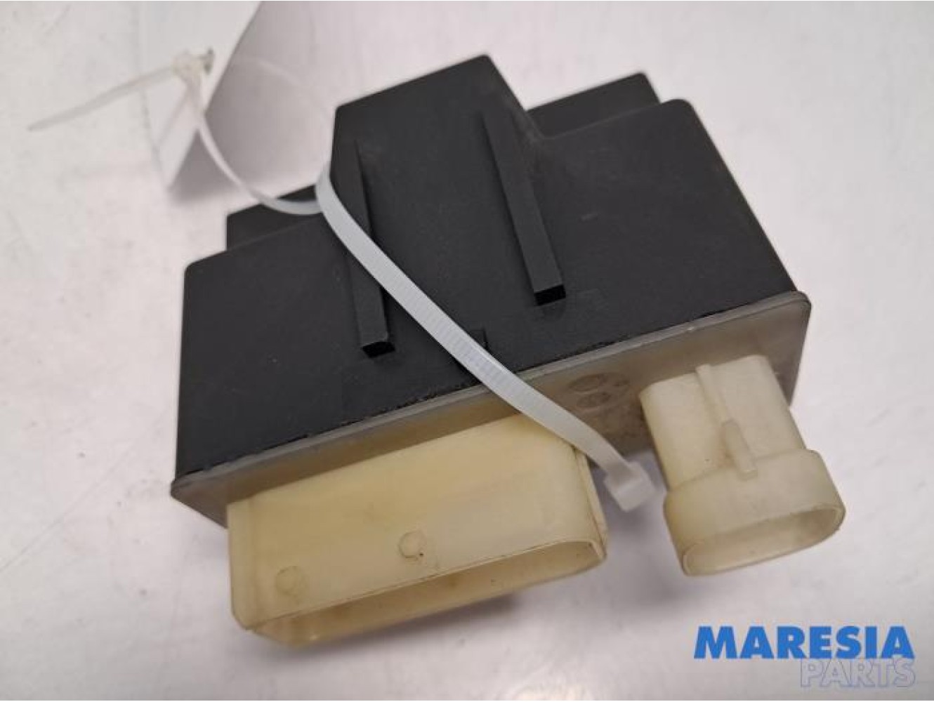 Peugeot - Partner - Glow plug relay