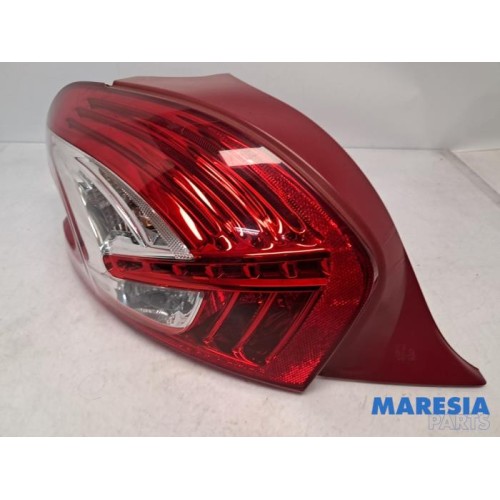 Peugeot - 208 - Achterlicht links