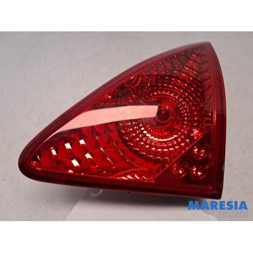 Peugeot - 3008 - Taillight, right